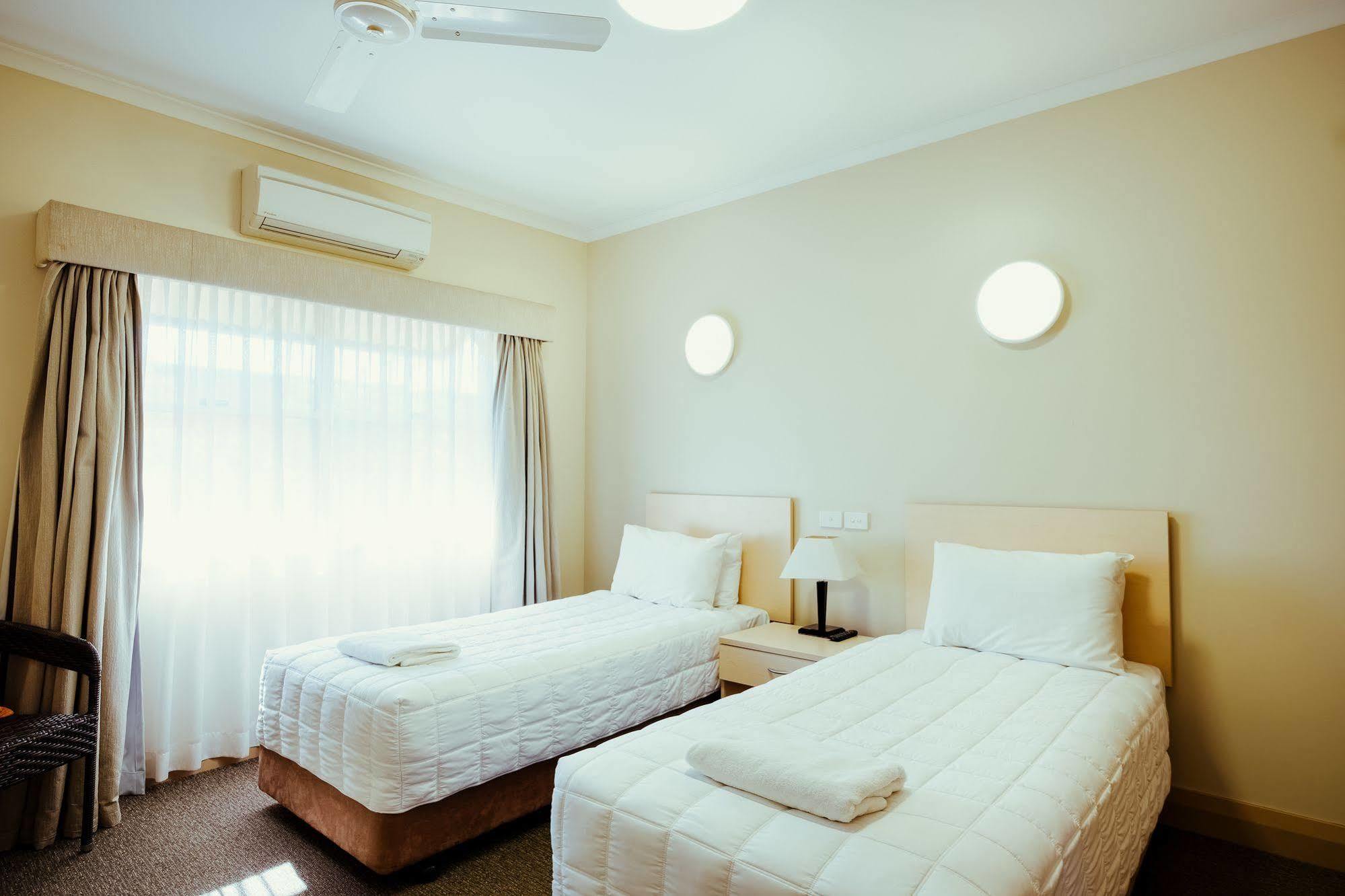 Club Motor Inn Narrabri Exterior photo